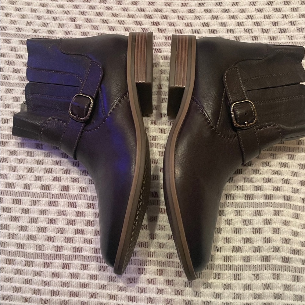 Clarks Women's Camzin Loop Dark Brown Leather Ankle Boots (Size 8) - Picture 9 of 11